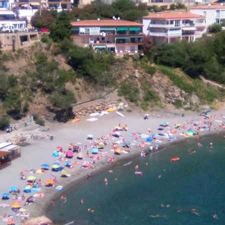 Ca La Nuri Pis 4 Vistas Al Mar Apartman Llança Kültér fotó